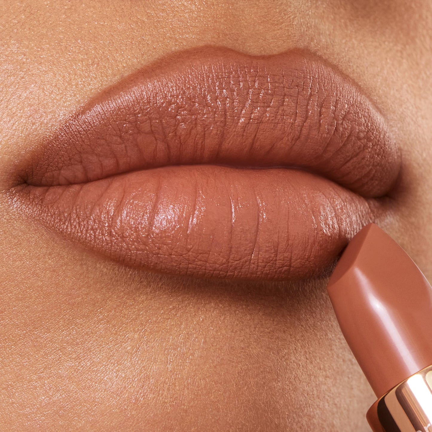 Charlotte Tilbury Matte Revolution Lipstick - Long Lasting, Matte Lipstick with Buildable Color & Lip-Loving Ingredients - Creamy, Easy to Blend Formula - Catwalking