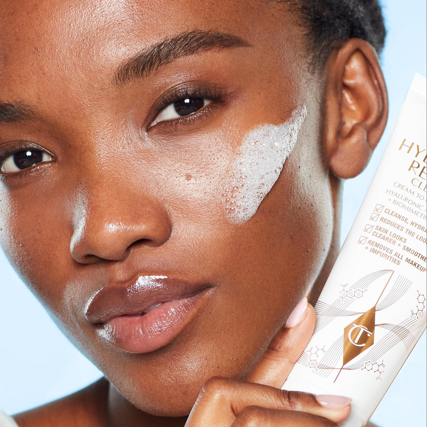 Charlotte Tilbury Magic Hydration Revival Facial Cleanser - Gentle, Foaming Face Wash to Hydrate, Revive & Prime Skin - Helps Reduce the Appearance of Pores While Removing Makeup & Impurities (30ml)